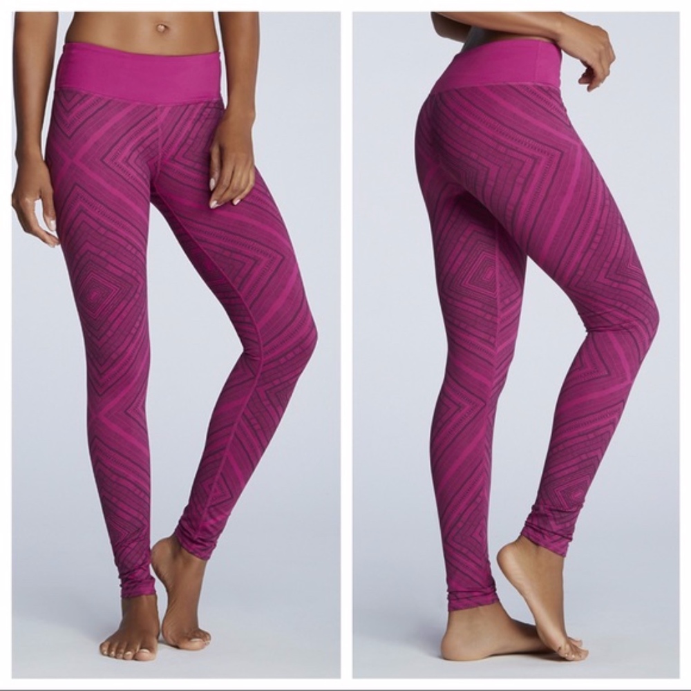 Fabletics Taos Salar PowerHold Legging in Mulberry - EUC